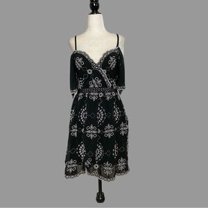 💜 S 💜 Romeo and Juliette Couture Cold Shoulder Mini Dress Embroidery V Neck